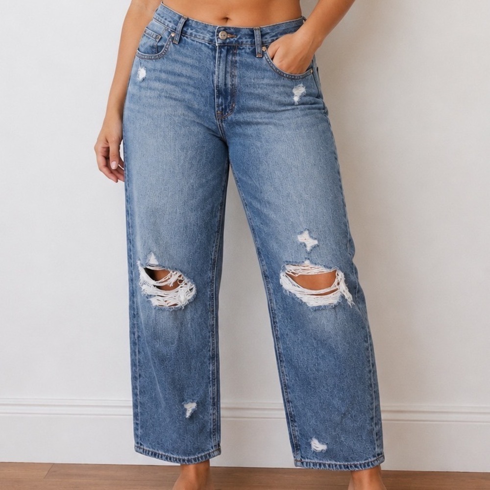 American Eagle Mom Jeans Women's 12 Extra Short HighRise Ripped Distressed Denim